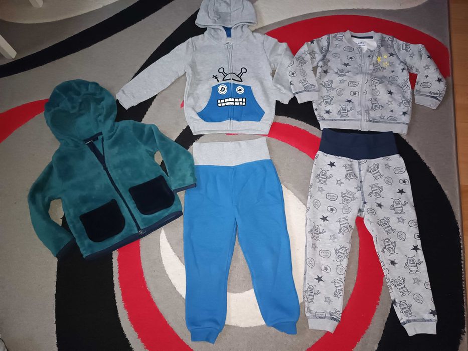 Komplety dresowe i bluza dla chłopca 92