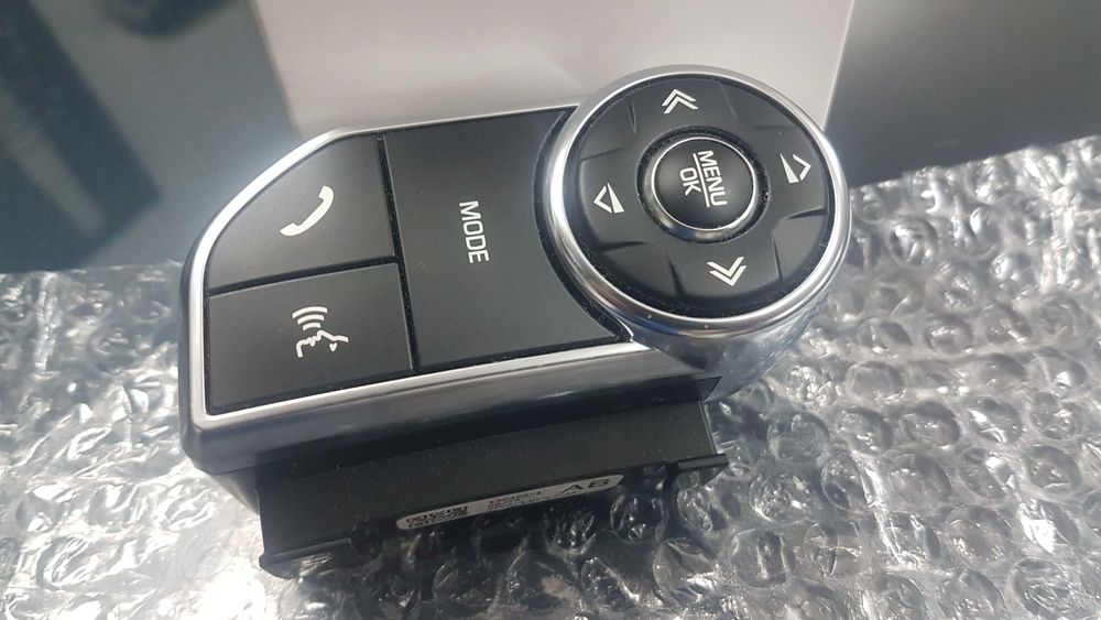 Interruptor de controle do rádio no volante Range Rover Sport LR037419