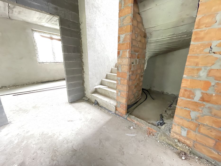 ПРОДАЖ приватного будинку поруч з лісом