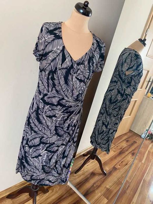 Wzory midi betty jackson black sukienka drapowana dopasowana