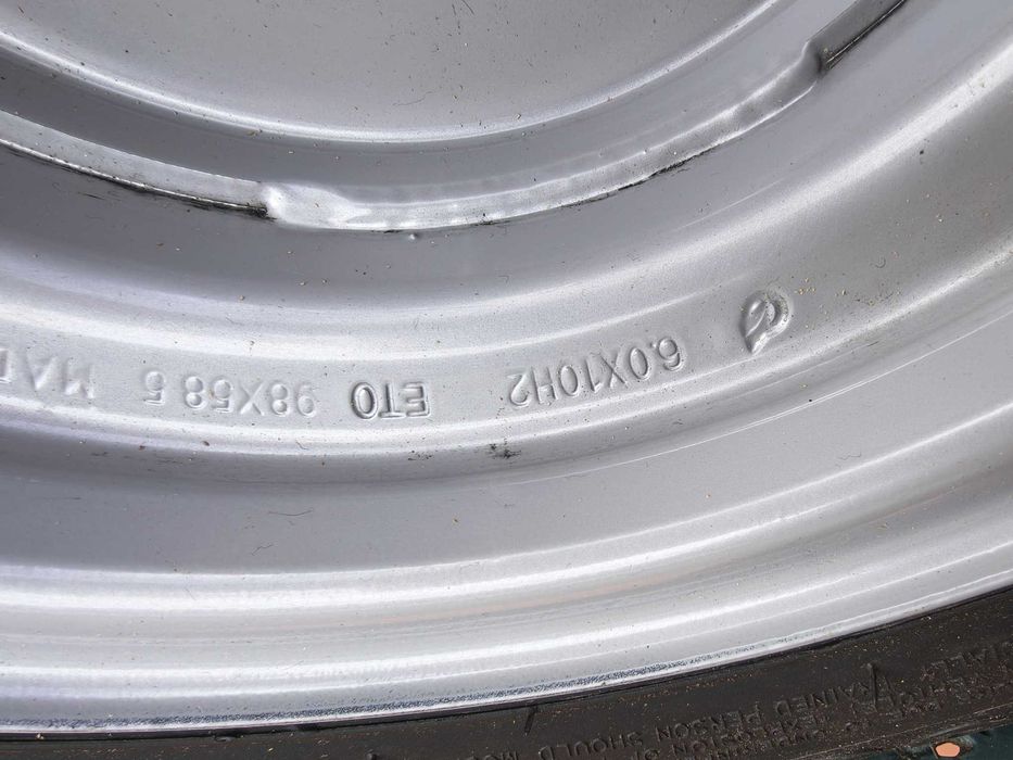 Jantes 6.0 x 10, com pneus 195 x55 x10