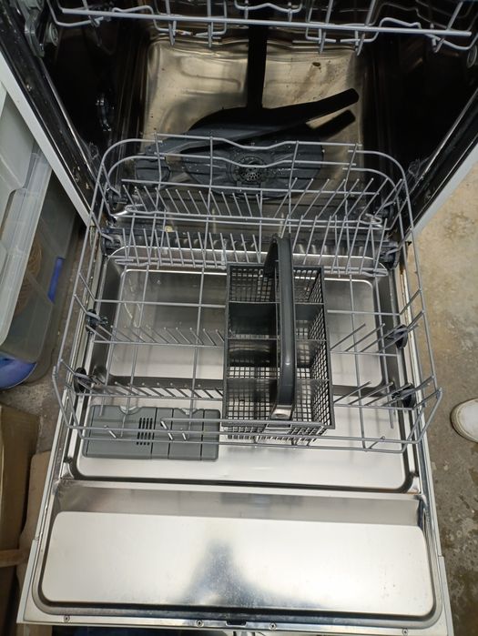 Máquina de lavar louça para,quem quer recuperar está a trabalhar