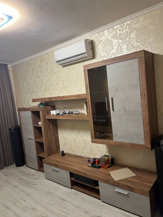 Продам настіну шафу і тумбу під телевізор