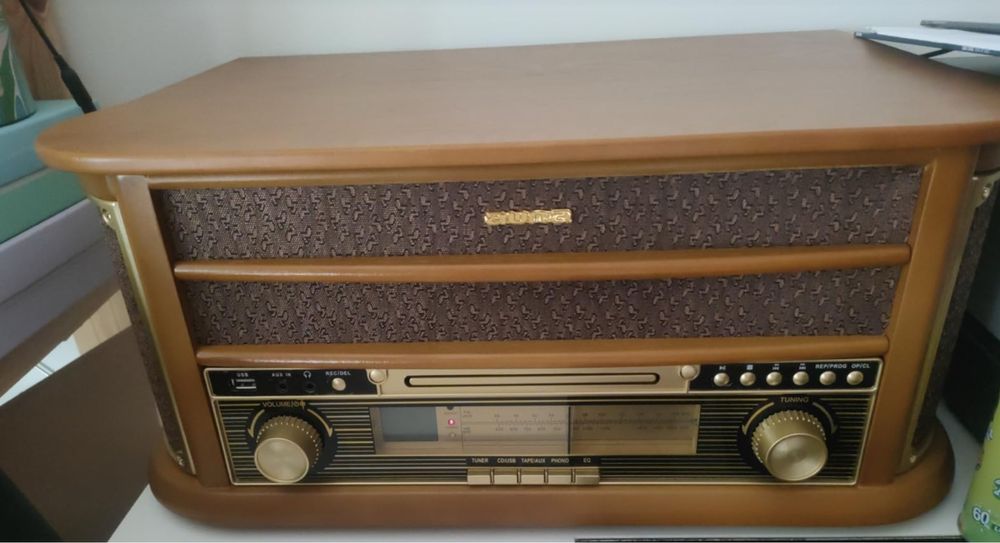 Leitor Vinil , Gira discos Retro Vintage, USB, CD, Radio, Cassete