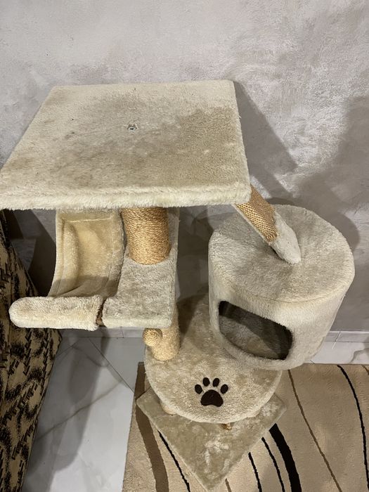 Кігтеточка, хатинка для кота