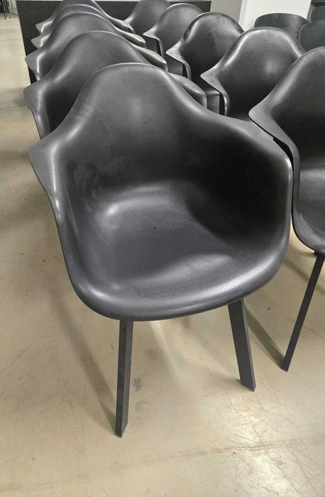 Cadeiras Design Modernas Pretas com Braços