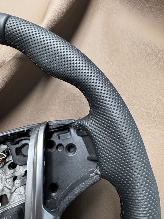 Перетягнуте кермо Volvo V40 на обмін