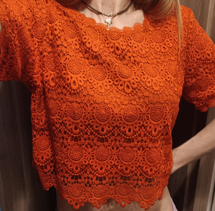 Krótki pomarańczowy top pokryty koronką H&M L