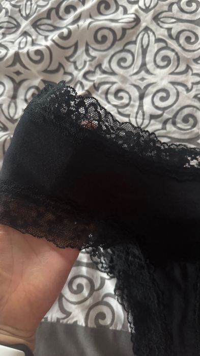 Victoria Secret czarne majtki M