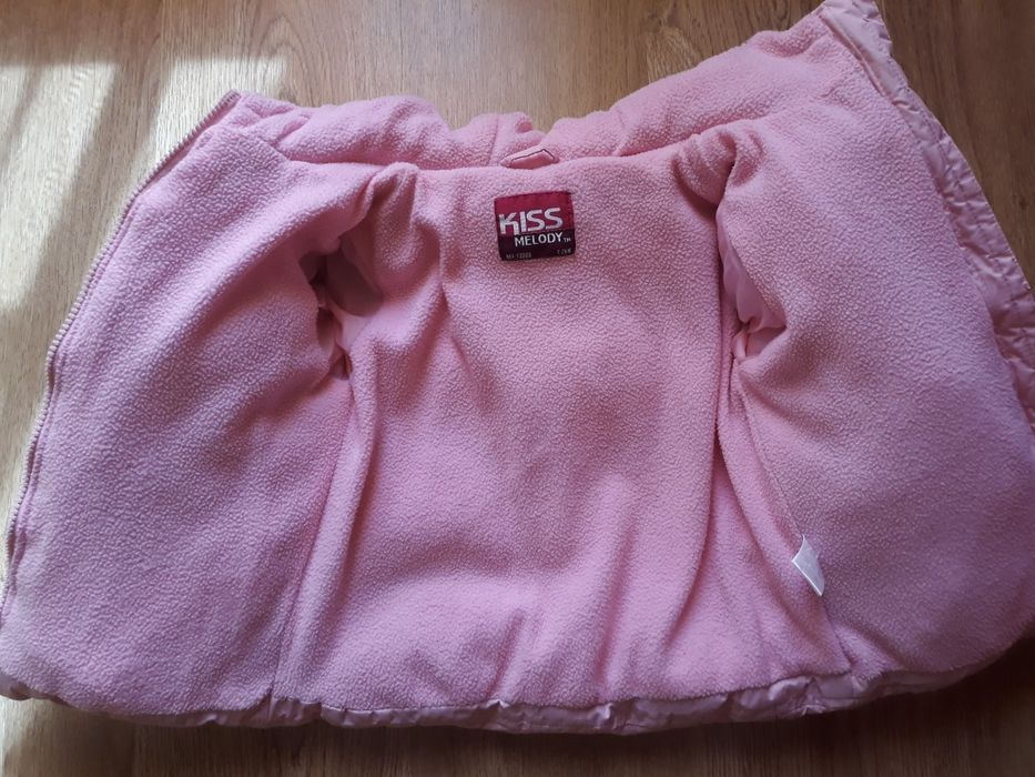 Casaco de penas com capuz 2Anos