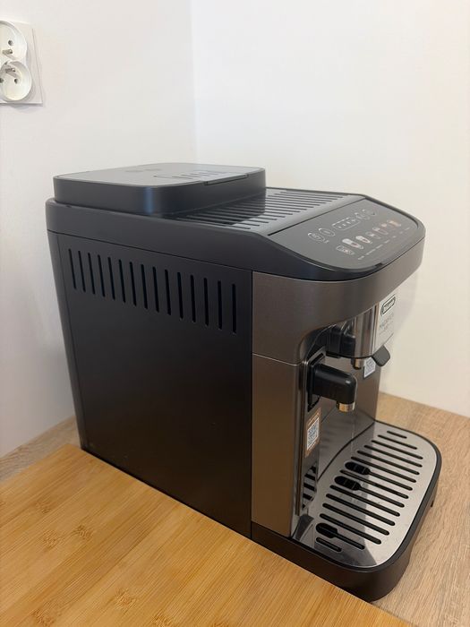 Ekspres DeLonghi Magnifica Evo