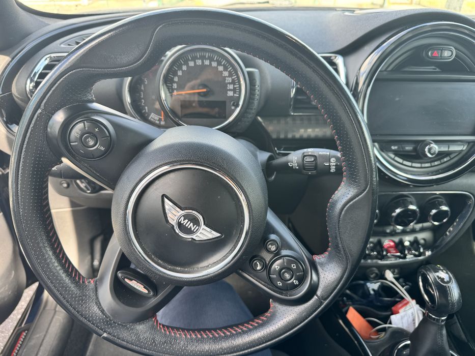 Mini Clubman Cooper 2.0 Diesel – 150cv – Full Extras – Look JCW