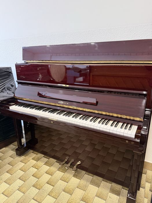 Piano Vercial Samick SU-118