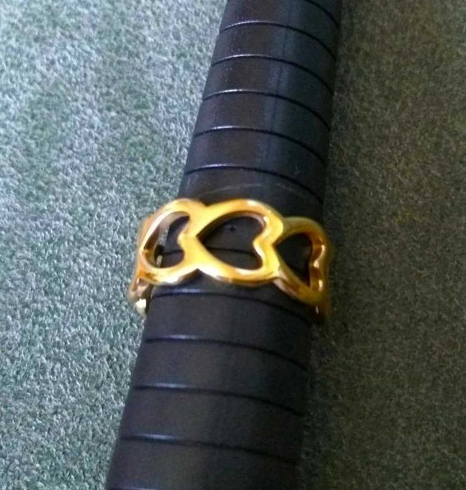 Anel Aço Dourado de Corações NOVO