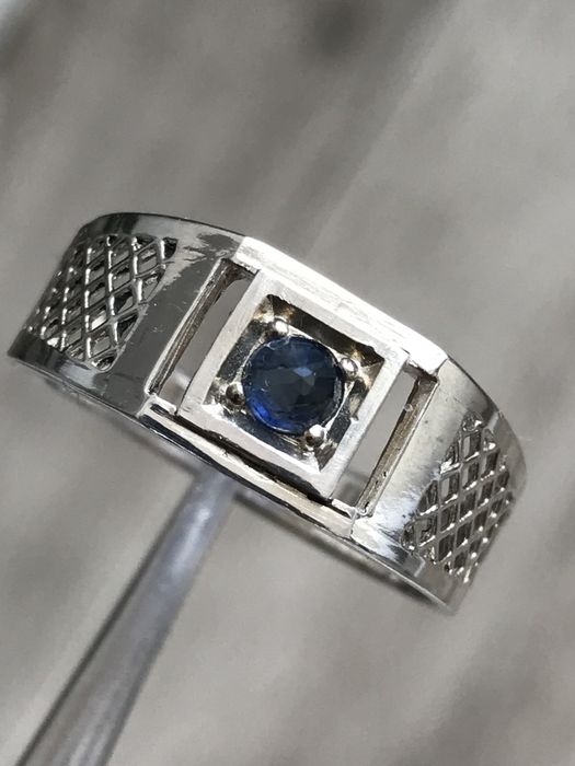 Кольцо перстень мужской сапфир серебро