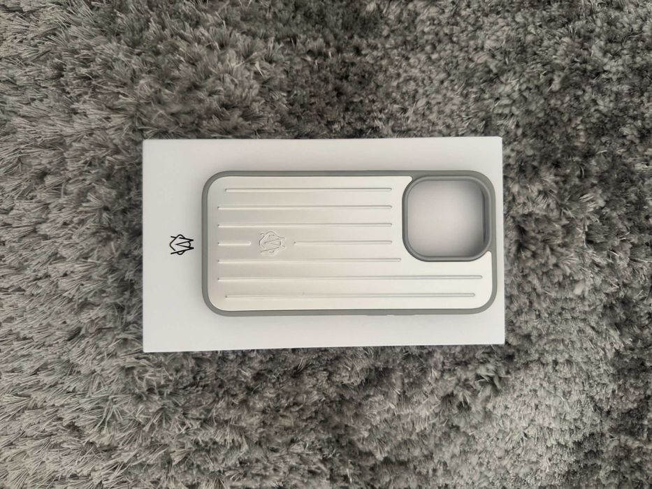 Capa Rimowa cinzenta (iPhone 15 Pro)
