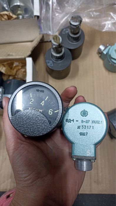 Соединитель ШПЛМ-3 штепсель + крепежное кольцо для указателя ЕДМУ-6