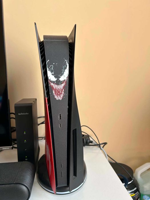 Play station 5 z napędem dwoma padami 825gb