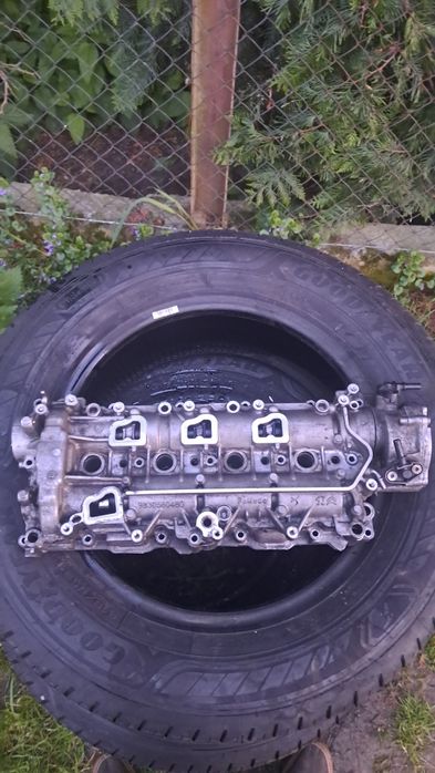 Pokrywy z walkami rozrządów 1.5 blue hdi TOYOTA CITROEN PEUGEOT