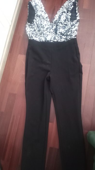Vendo macacão muito lindo.