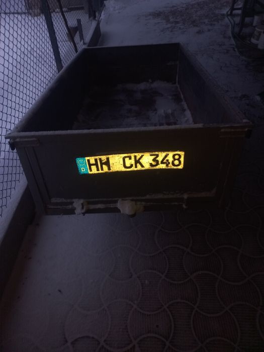 прицеп 1м на 2а колеса р 13 задній борт знімається