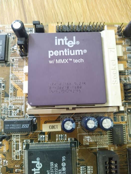 Retro Kolekcjonerski procesor Pentium w/MMX