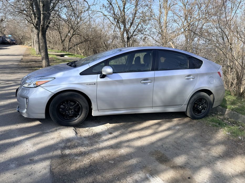 Аренда авто Тойота приус. Оренда приус. Прокат Totota Prius.