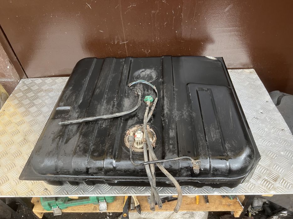 Крайслер Chrysler Voyager год 93 бак бензобак