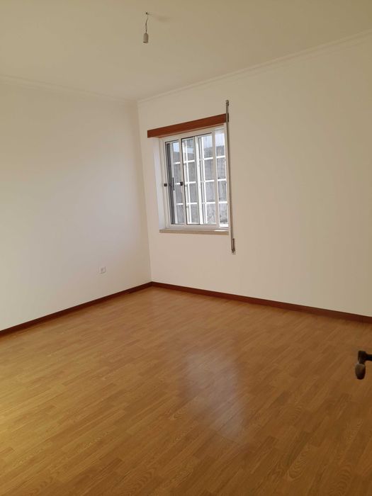 Apartamento T2 no centro com garagem individual