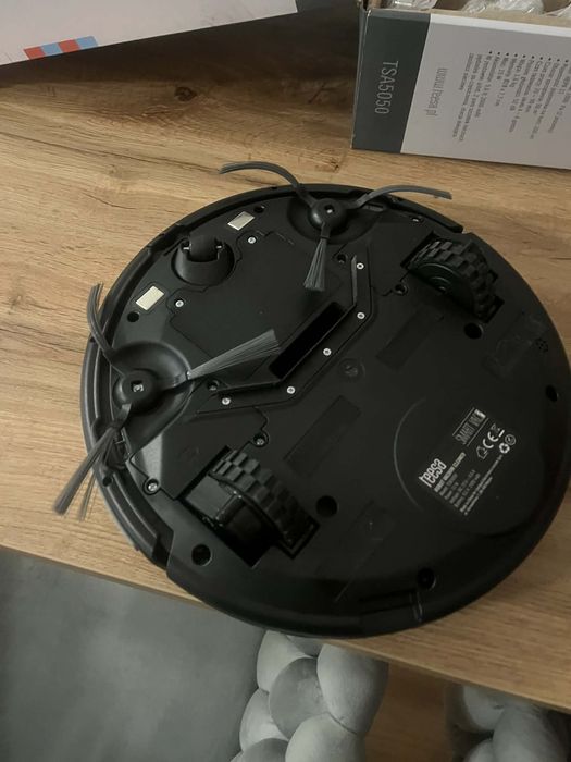 Robot sprzątajacy teesa