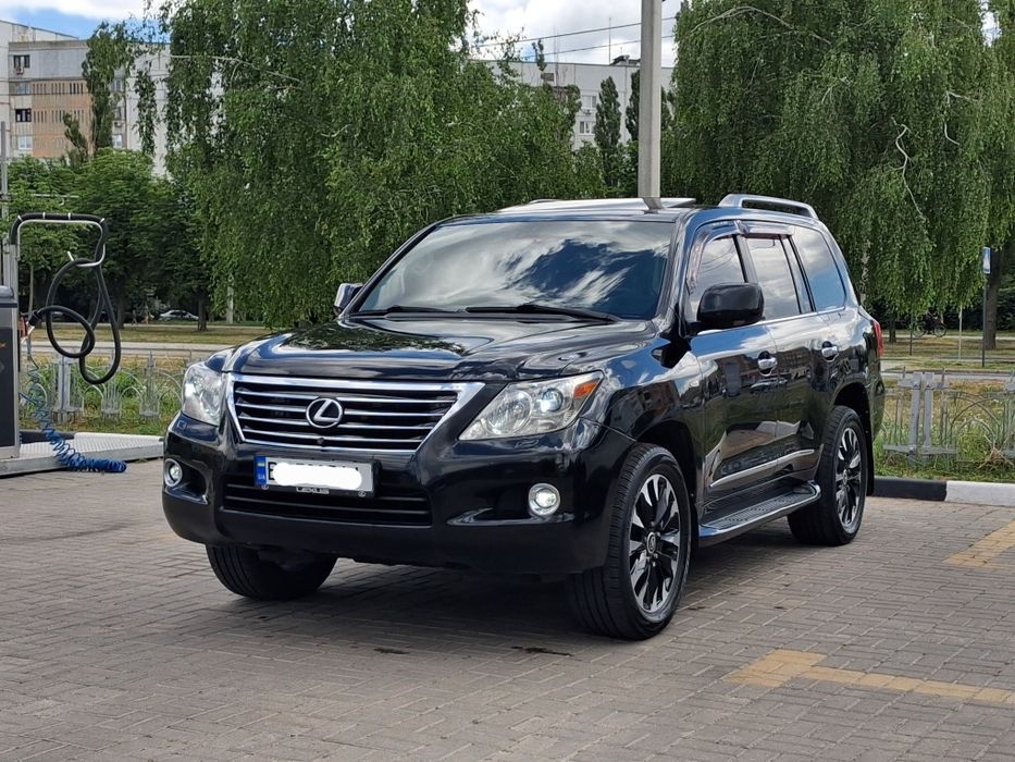 Lexus LX570 в гарному стані Торг є