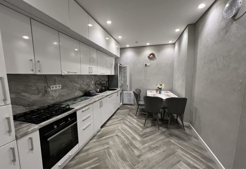 Продам велику 3-х кімнатну квартиру