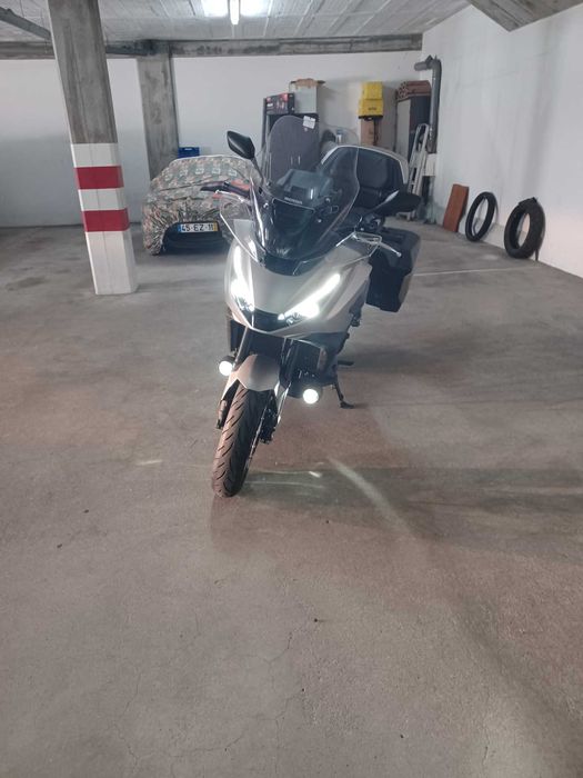 Moto Honda NT 1100 de Março 2025