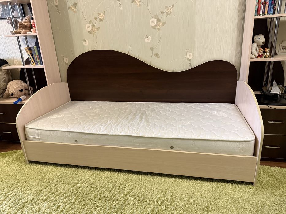 ліжко односпальне з ортопедичним матрацом