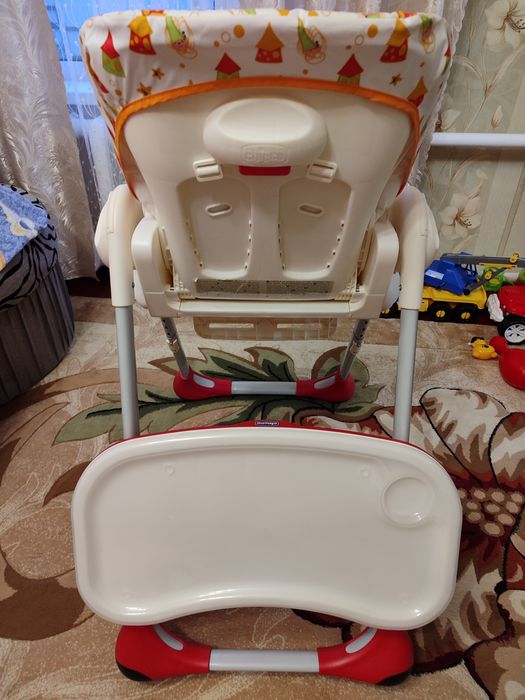 Стільчик для годування Chicco 2 в 1.