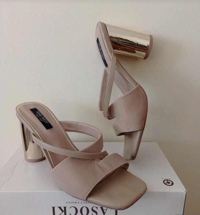 Buty na obcasie Nina West 38