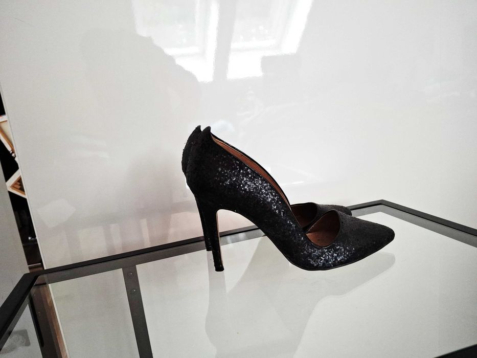 Stradivarius czarne eleganckie szpilki brokatowe rozmiar 38