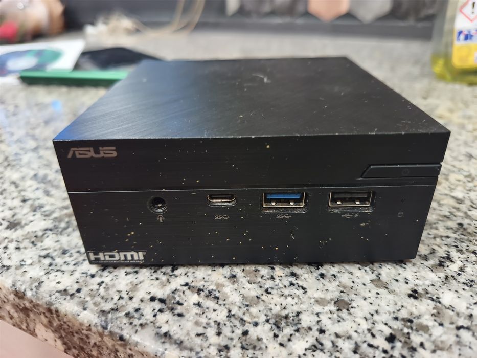 Mini PC ASUS Pn40