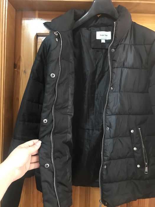 Осіння жіноча куртка