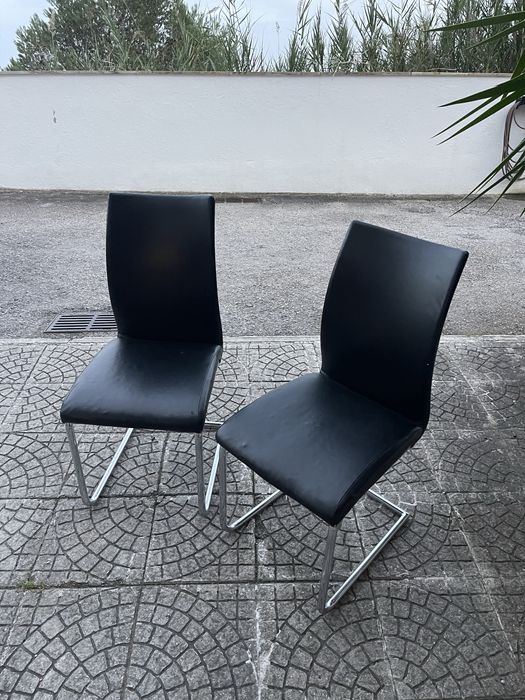 2 cadeiras pretas - Bom estado