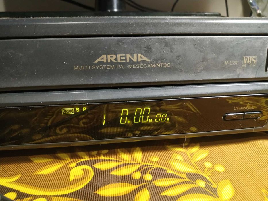 Видеомагнитофон відеомагнітофон toshiba v-e32