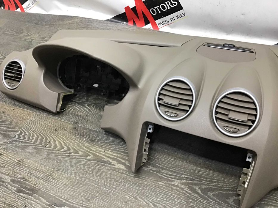 Торпеда панель салона Mercedes W-164 A1646800387