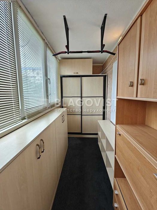 Продаж 2х кімнатної квартири вул. Золбунівська 11а Дарницький район Позняки
