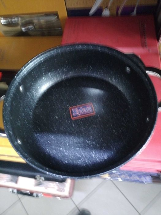 Garnek wysoka patelnia rondel wysoki z uchwytami i pokrywka z zestawu