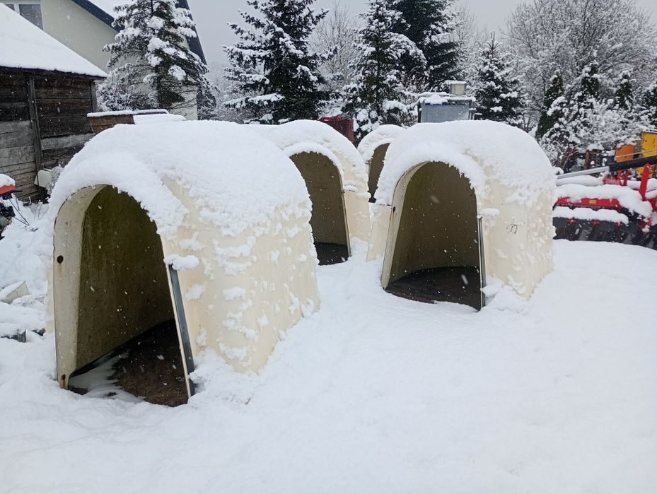 Wygrodzenia dla bydła cieląt budki drabiny poidła kojce spinder
