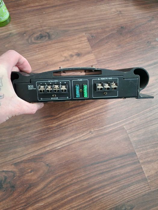 Автоусилитель 2 канальный 600 ватт под востановление