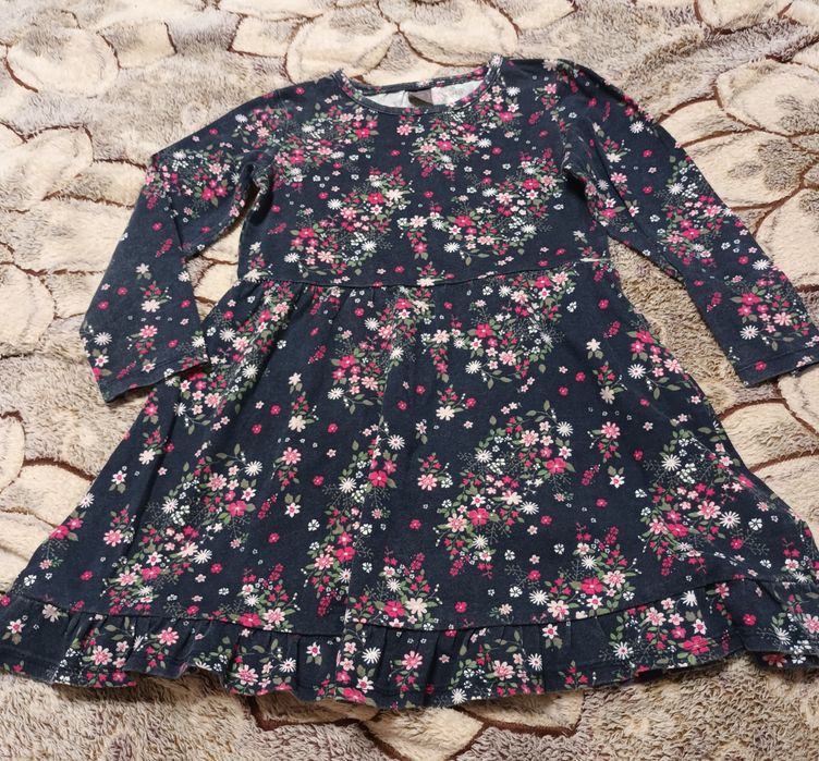 Сукні на довгий рукав для дівчинки