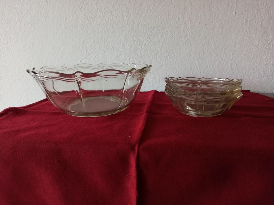 Przedwojenna śliczna szklana duża salaterka, miska i 3.małe