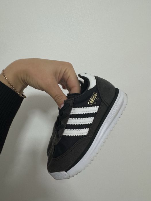 Нові дитячі кросівки 26 розмір  adidas sl72 elastic laces kids шкіряні літні дихаючі