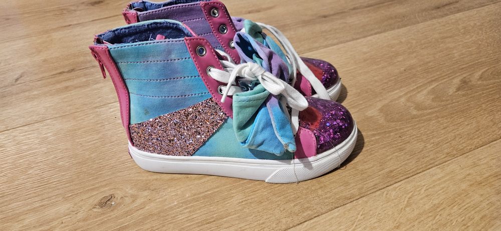 Sprzedam nowe buty dla dziewczynki